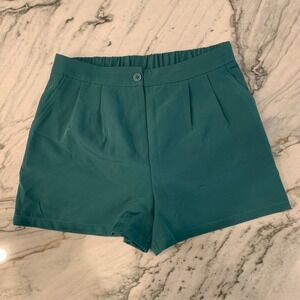 Sincerely Jules Women's Green Pleated High Waist Shorts -‎ Size L